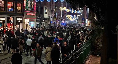 Taksim Meydan'ında yılbaşı yoğunluğu havadan görüntülendi