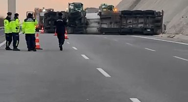 Tanker devrildi, Bursa İzmir otobanı trafiğe kapandı