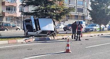 Tavşanlı'da tır ile otomobil çarpıştı: 3 yaralı