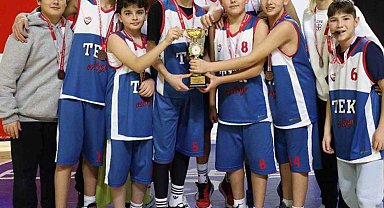 TEK Koleji Yıldız Erkekler Basketbol takımı il üçüncüsü oldu