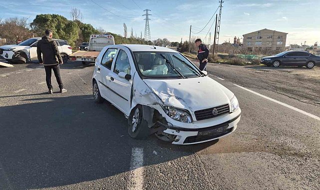 Tekirdağ'da iki aracın karıştığı kazada 6 kişi yaralandı