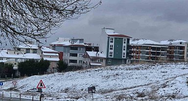 Tekirdağ'da kar yağışı şehri beyaza bürüdü