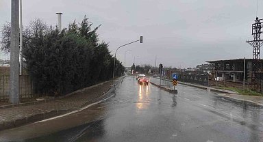 Tekirdağ'da sağanak yağış etkili oldu