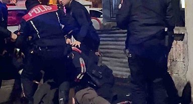 Telefon şarjı nedeniyle ortalık karıştı: Çıkan kavgayı polis güçlükle ayırdı