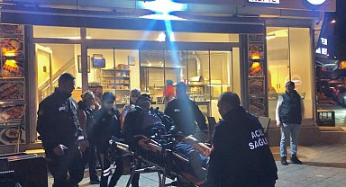 Telefonunu çalmak isteyenlere direnen yaşlı adam bıçaklandı