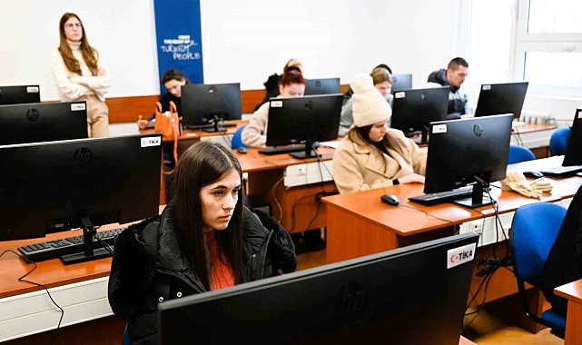 TİKA, Karadağ Devlet Üniversitesine "Bilgisayar Laboratuvarı" kurdu