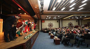 Tiyatroseverlerden Kent Tiyatrosuna tam not