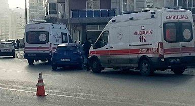 Trafik kazası kameraya yansıdı
