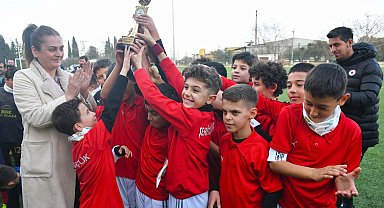 U11 Manisa Cup'ta kupa heyecanı
