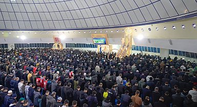 Üç ayların bereketi Terzibaba Camii'nde başladı