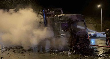 Ukrayna'dan Irak'a kömür taşıyan tır alev alev yandı