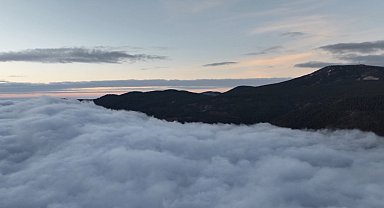 Ulus Dağı'nda sis masalsı manzara oluşturdu