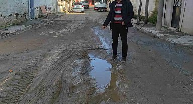 Umurlulu vatandaşlar bozulan yollarının yapılmasını istiyor