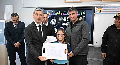 Uşak'ta 61 bin öğrenci karnesini aldı