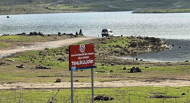 Uyarı levhaları hedef tahtasına döndü, delik deşik olan levhalar böyle görüntülendi