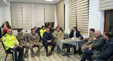 Vali Çelik, yılbaşında mesai yapan ekipleri ziyaret etti