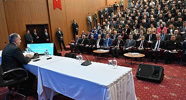 Vali Özkan, muhtarlarla bir araya geldi