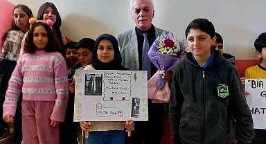 Van'da 43 yıllık eğitim çınarı mesleğe veda etti