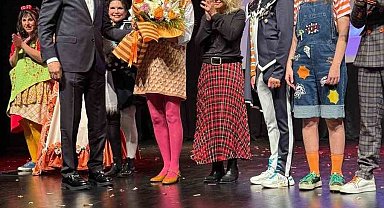 Velilere tiyatro grubundan özel gösteri