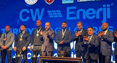 Yağlı güreşte kupa Antalya'nın