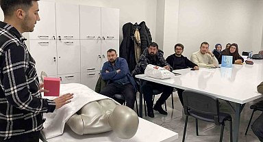 Yakınlarının cenazesini yıkamak için gassallık kursuna katılıyorlar