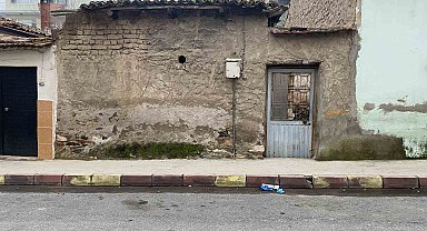 Yalnız yaşayan kadın evinde ölü bulundu