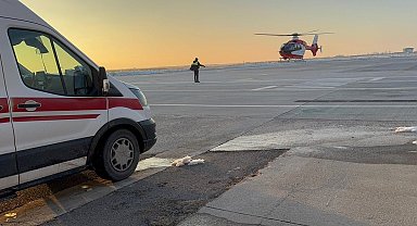 Yanık tedavisi gören 3 yaşındaki çocuk ambulans helikopterle Van'a getirildi