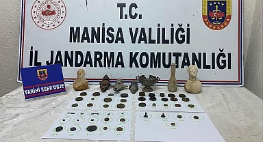 Yaşlı adamın evinden tarih fışkırdı