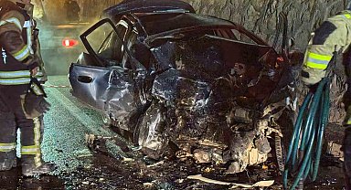 Yeni yılın ilk saatlerinde feci kaza... Ters yönde ilerleyen araç dehşet saçtı: 1 ölü