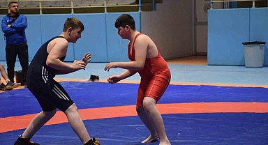 Yıldız Erkekler Serbest Güreş Müsabakaları Sona Erdi