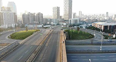 Yılın ilk gününde İstanbul'da yollar boş kaldı