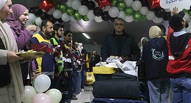 Yıllar sonra özgürce ülkelerine dönen Suriyeliler duygusal anlar yaşadılar
