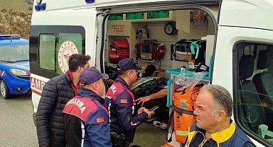 Yolcu minibüsü ile pickup kafa kafaya çarpıştı; 5 yaralı