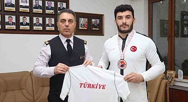 Yozgatlı güreşçi hem Türkiye şampiyonu oldu hem centilmenlik ödülü aldı