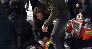 Yüksekova'da başıboş köpekler dehşet saçtı: 12 yaşındaki kız ağır yaralandı