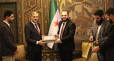 Yusuf Alemdar Suriye'nin başkenti Şam'da yönetim ile bir araya geldi