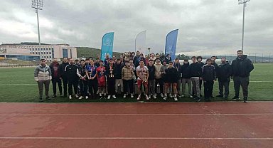 150 sporcu atletizmde dereceye girmek için yarıştı