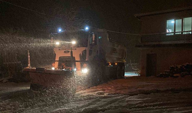24 saatte 925 kilometre kar temizleme çalışması yapıldı