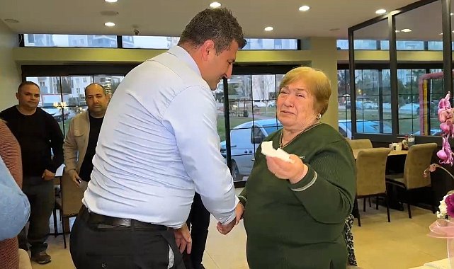 27 sene sonra öğretmenleriyle bir araya geldiler