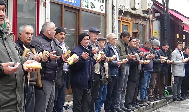 7 asırdır her cuma "esnaf duası" ediyorlar