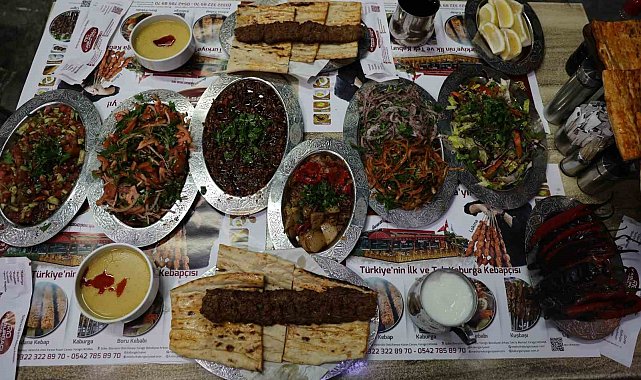 Adana Kebap, iftarda hem gözü hem de mideyi doyuracak
