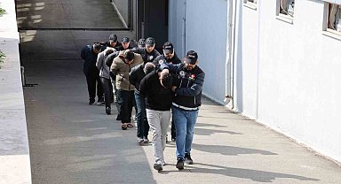 Adana'da suçüstü yakalanan 4 torbacı tutuklandı