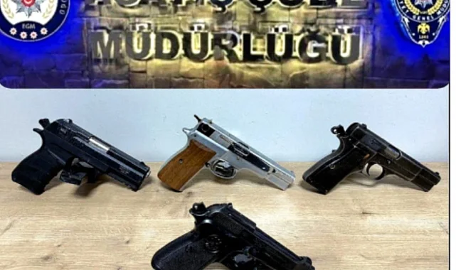 Adıyaman'da şüpheli araçlarda tabanca ele geçirildi