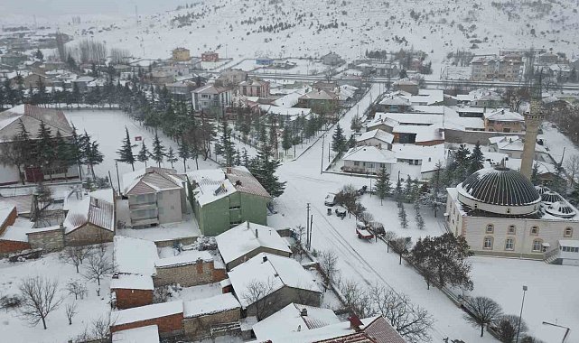 Afyonkarahisar'da rakımı yüksek bir çok bölge kar altında kaldı