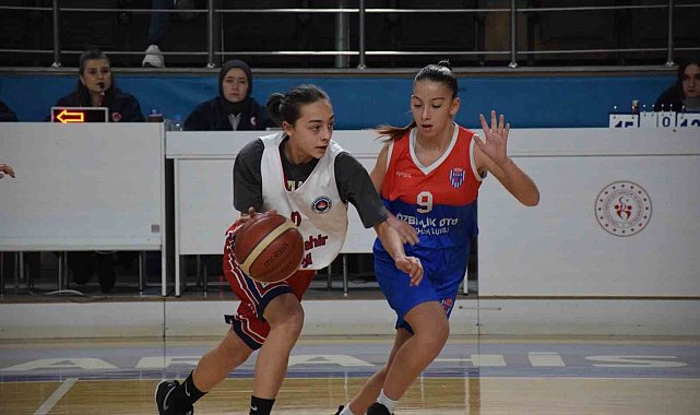 Afyonkarahisar'da U-14 Basketbol Kızlar Bölge Şampiyonası heyecanı