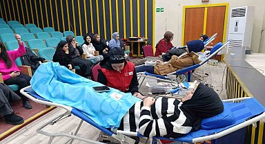 Ağrı'da "Bir Damla Kan, Bin Can" projesi ile depremzedeler için kan bağışı kampanyası düzenlendi