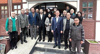 AK Parti Kütahya milletvekilleri, Kent Konseyi Kültür ve Sanat Merkezi'ni ziyaret etti