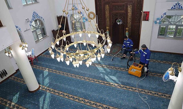 Akdeniz Belediyesi camileri Ramazana hazır hale getirdi