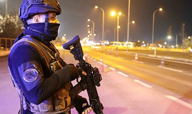 Aksaray polisinden eksi 12 derecede denetim