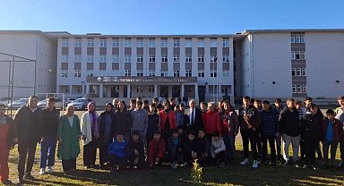 Aksu'da öğrenciler zeytin fidanı dikti